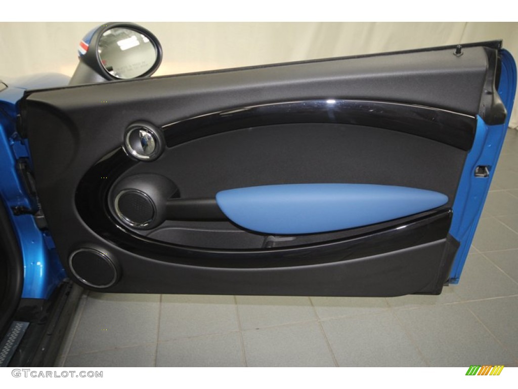 2008 Mini Cooper S Clubman Blue/Carbon Black Door Panel Photo #73560884