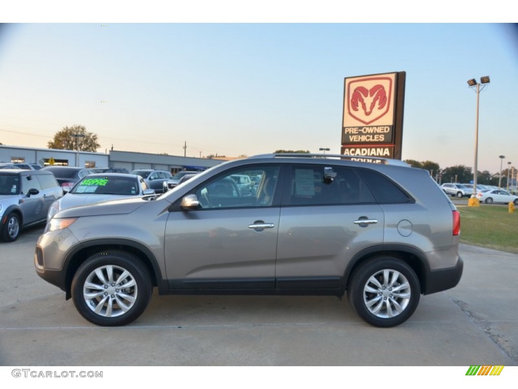 2011 Sorento LX V6 - Titanium Silver / Black photo #2