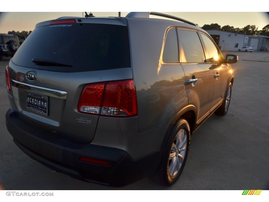 2011 Sorento LX V6 - Titanium Silver / Black photo #5