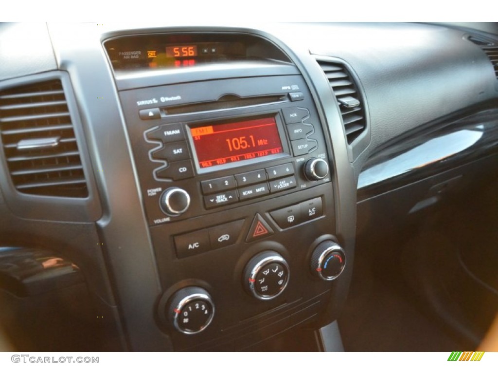 2011 Sorento LX V6 - Titanium Silver / Black photo #23