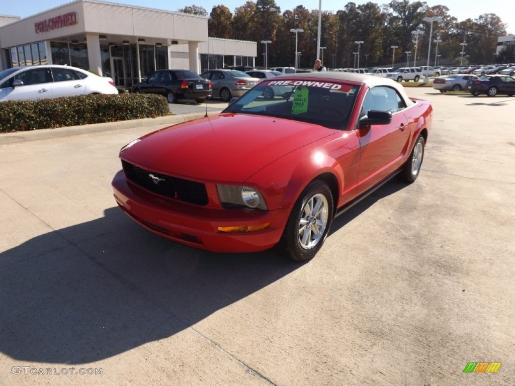 2007 Mustang V6 Premium Convertible - Torch Red / Medium Parchment photo #9