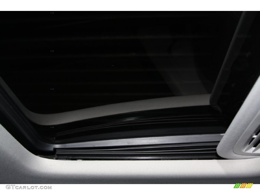 2010 Jetta SE Sedan - Platinum Grey Metallic / Titan Black photo #22