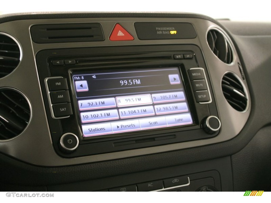 2011 Volkswagen Tiguan SE Audio System Photo #73570181