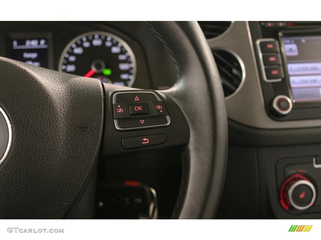 2011 Volkswagen Tiguan SE Controls Photos
