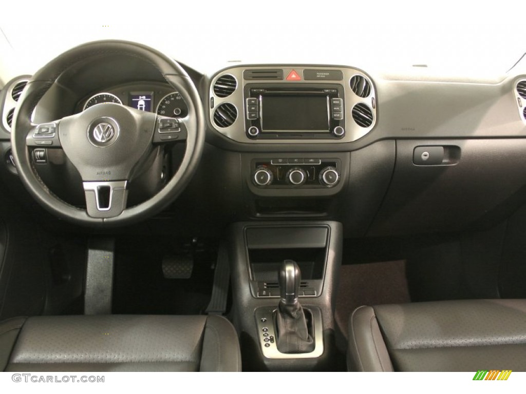 2011 Volkswagen Tiguan SE Charcoal Dashboard Photo #73570520