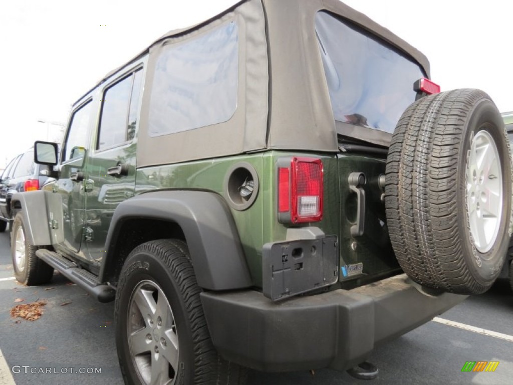2009 Wrangler Unlimited X - Jeep Green Metallic / Dark Slate Gray/Medium Slate Gray photo #2