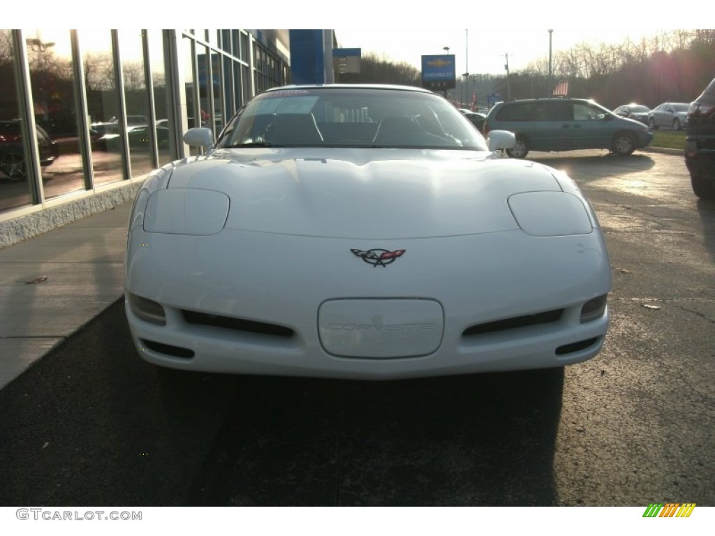 2004 Corvette Coupe - Arctic White / Light Oak photo #2