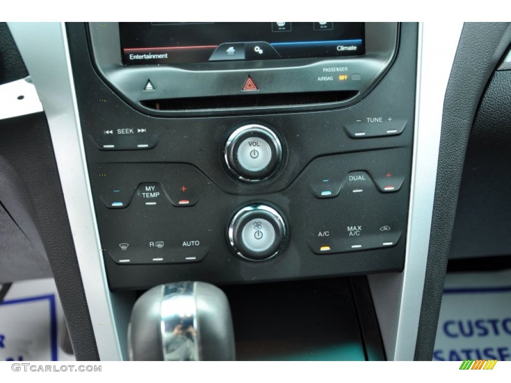 2011 Ford Explorer XLT 4WD Controls Photo #73571651