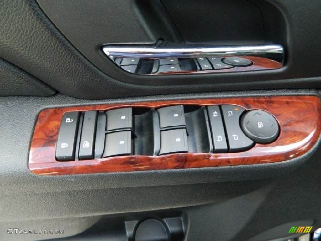 2010 Chevrolet Avalanche LT Controls Photo #73572587