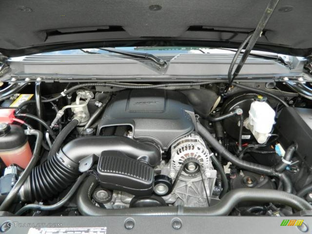 2010 Chevrolet Avalanche LT Engine Photos