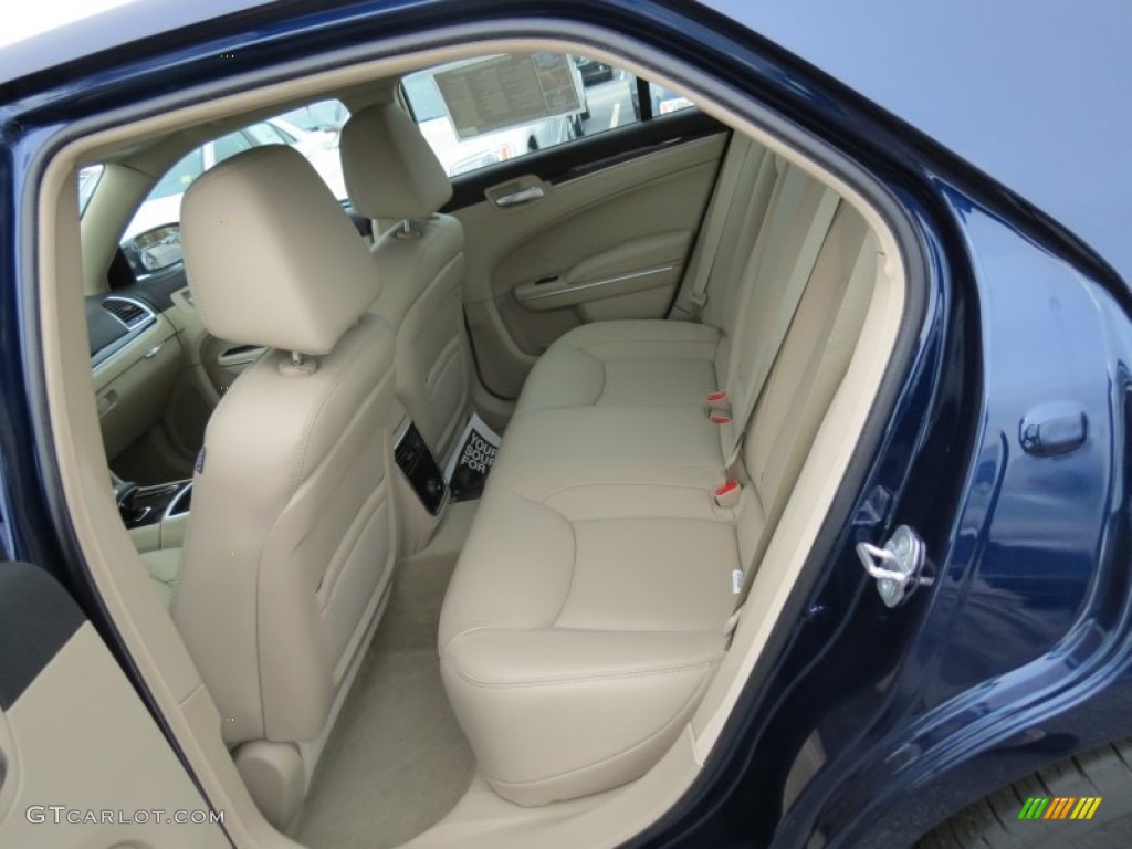 2013 Chrysler 300 Standard 300 Model Rear Seat Photo #73573487