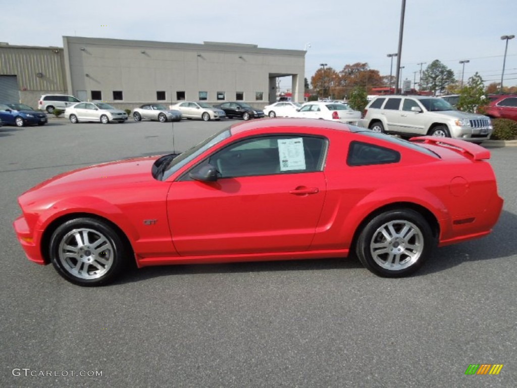 2005 Mustang GT Premium Coupe - Torch Red / Dark Charcoal photo #2