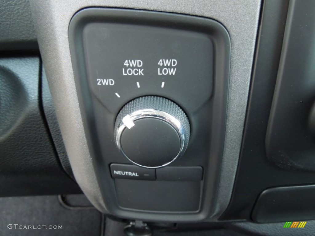 2013 Ram 1500 Express Quad Cab 4x4 Controls Photo #73576556