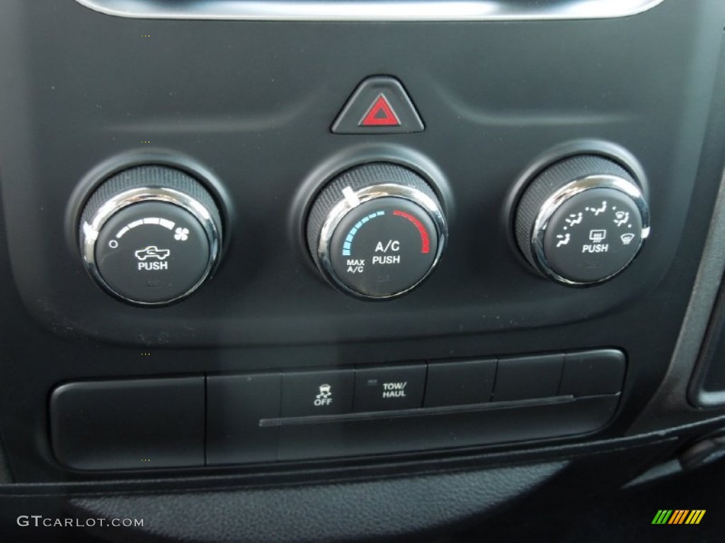 2013 Ram 1500 Express Quad Cab 4x4 Controls Photo #73576568