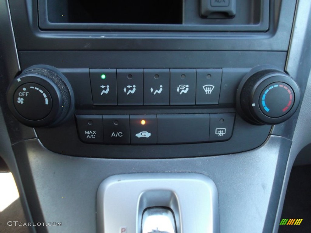 2009 Honda CR-V LX Controls Photos