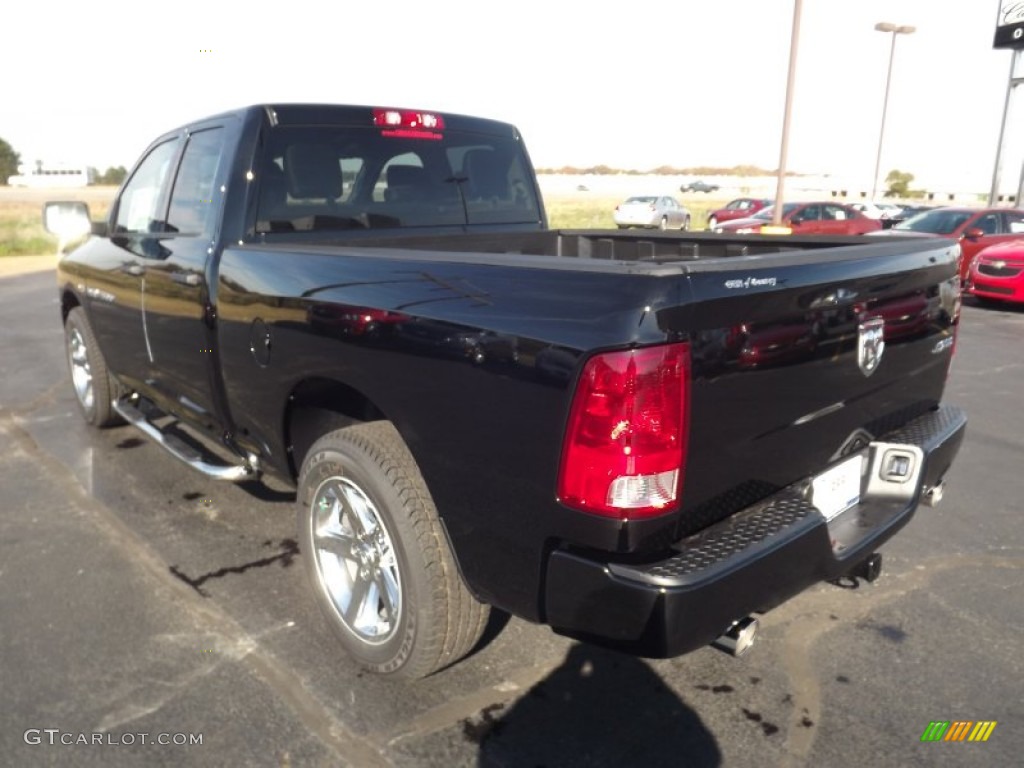 2012 Ram 1500 Express Quad Cab 4x4 - Black / Dark Slate Gray/Medium Graystone photo #7