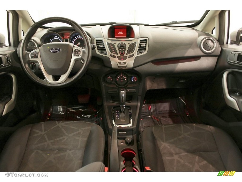 2011 Ford Fiesta SEL Sedan Dashboard Photos