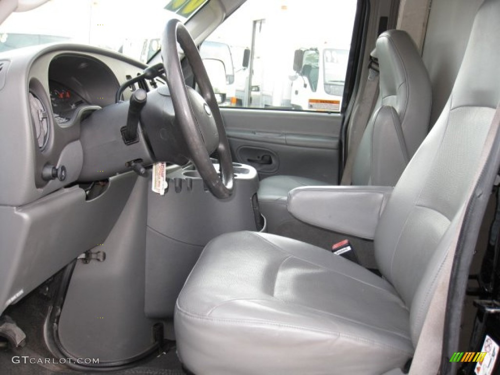 Medium Flint Interior 2005 Ford E Series Cutaway E350 Commercial Moving Truck Photo #73584398