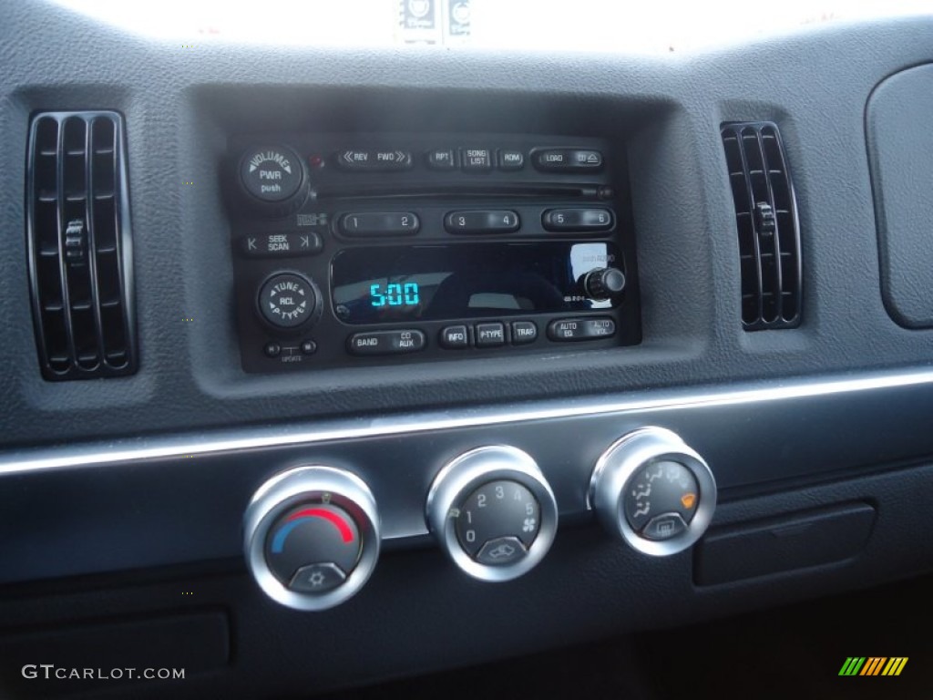 2003 Chevrolet SSR Standard SSR Model Audio System Photo #73584641