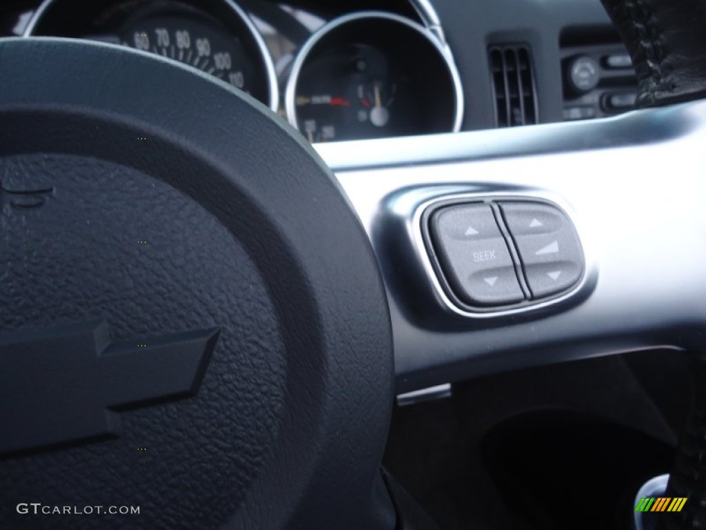2003 Chevrolet SSR Standard SSR Model Controls Photos