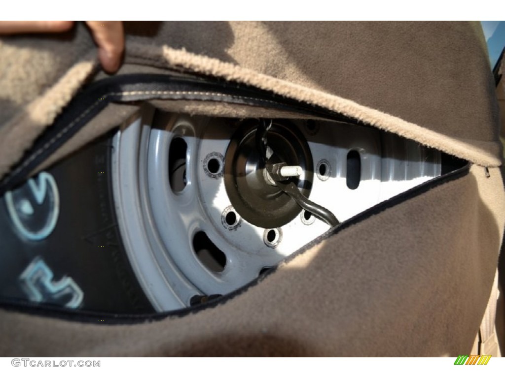 2000 Excursion Limited 4x4 - Toreador Red Metallic / Medium Parchment photo #57