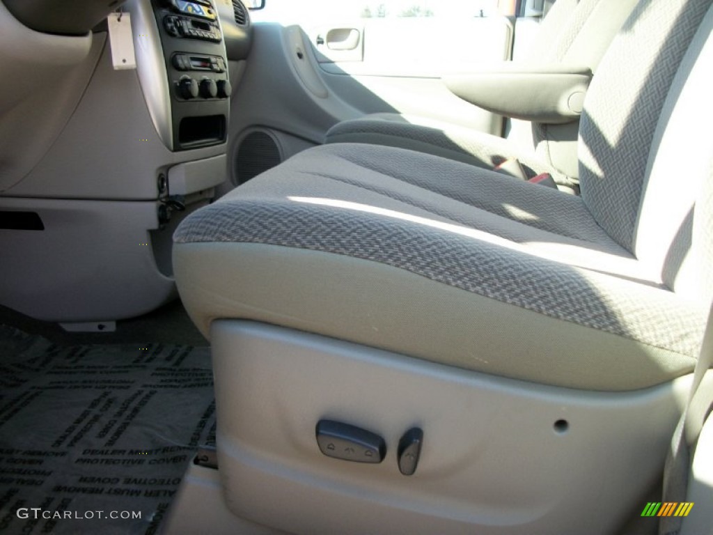 2007 Town & Country Touring - Cognac Crystal Pearl / Dark Khaki/Light Graystone photo #5