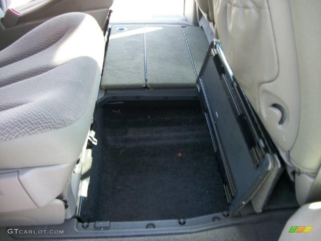 2007 Town & Country Touring - Cognac Crystal Pearl / Dark Khaki/Light Graystone photo #10