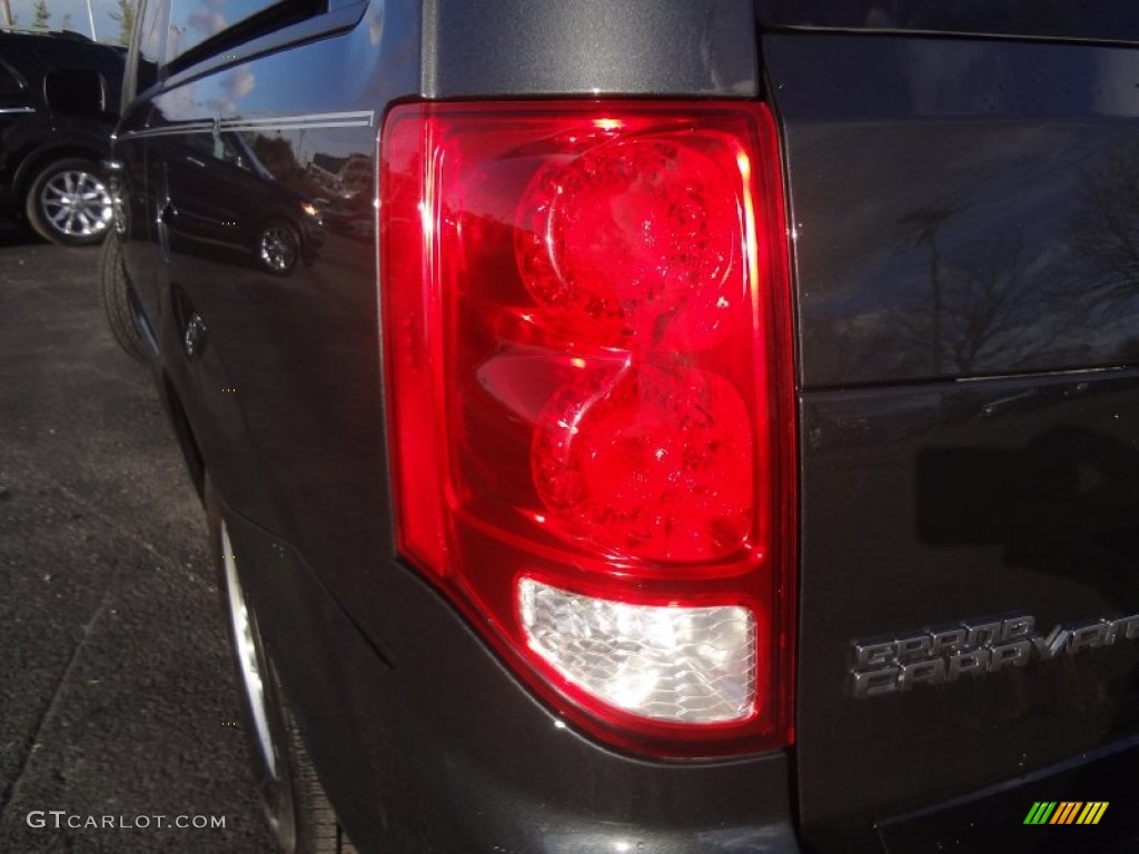 2012 Grand Caravan SXT - Dark Charcoal Pearl / Black/Light Graystone photo #9