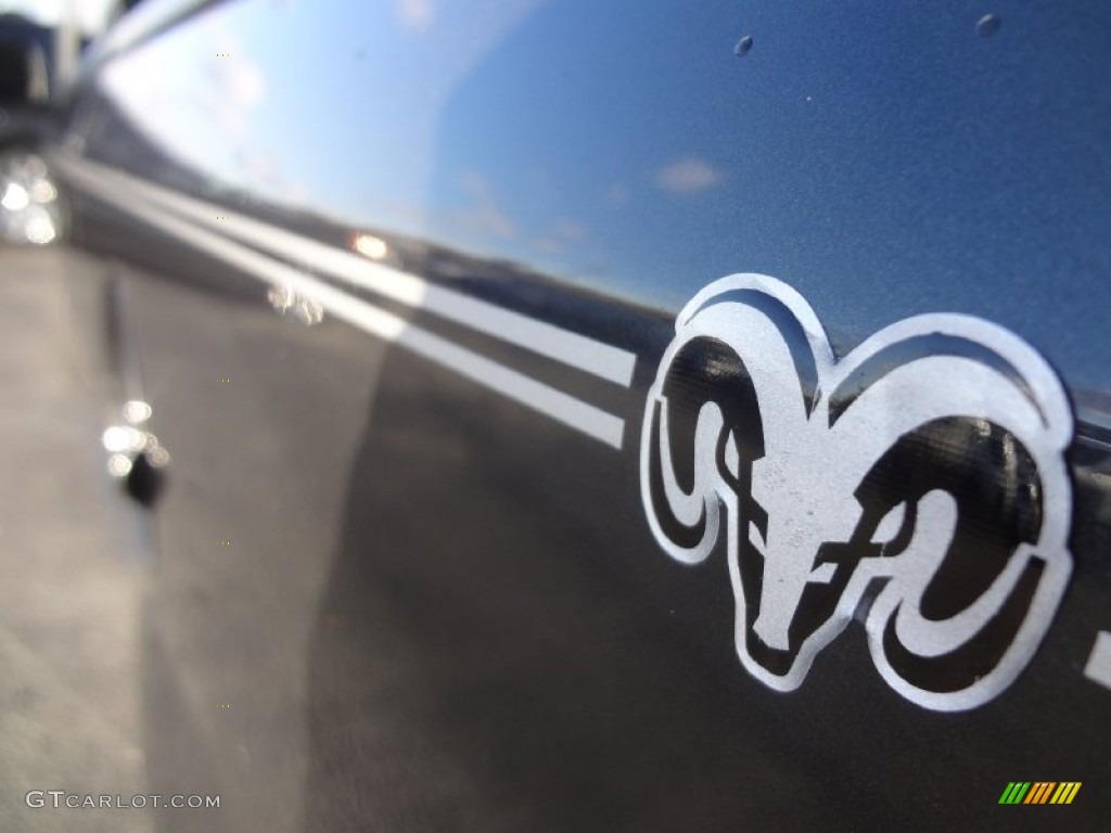 2012 Grand Caravan SXT - Dark Charcoal Pearl / Black/Light Graystone photo #10