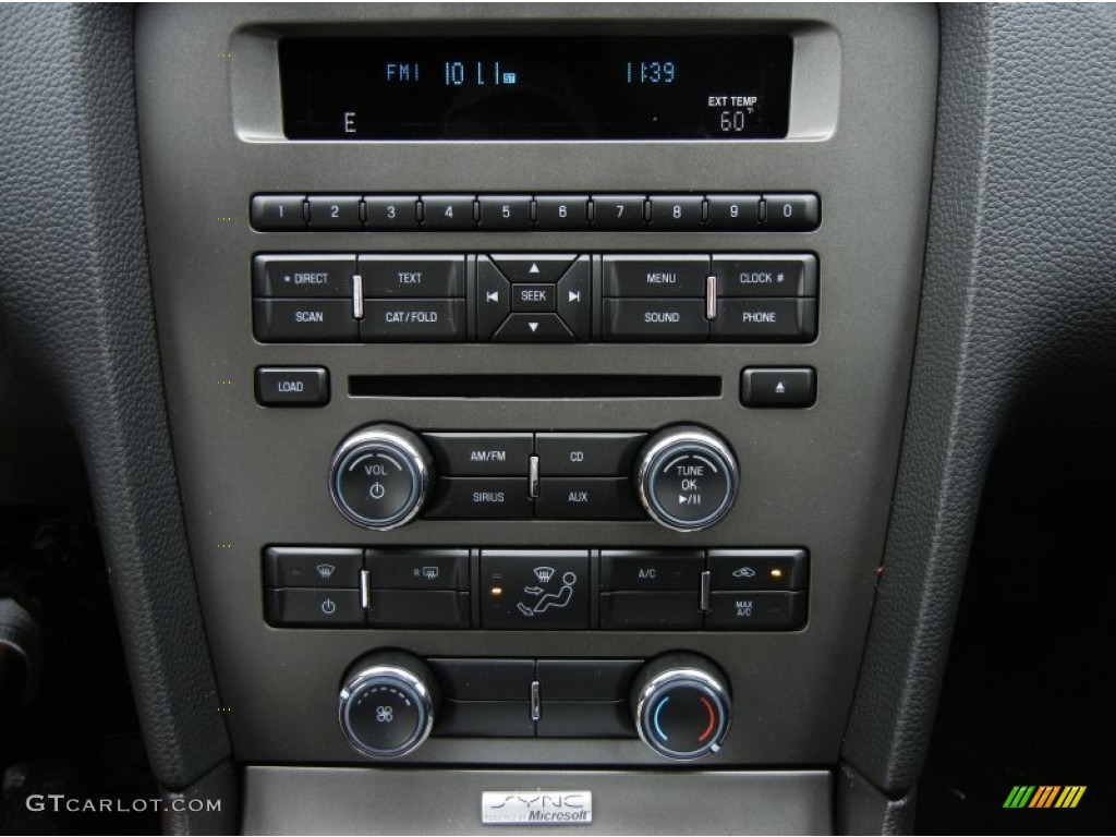 2013 Ford Mustang V6 Coupe Controls Photo #73588376
