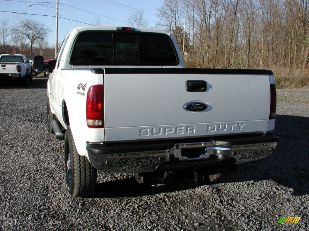 2005 F350 Super Duty XLT SuperCab 4x4 - Oxford White / Black photo #9