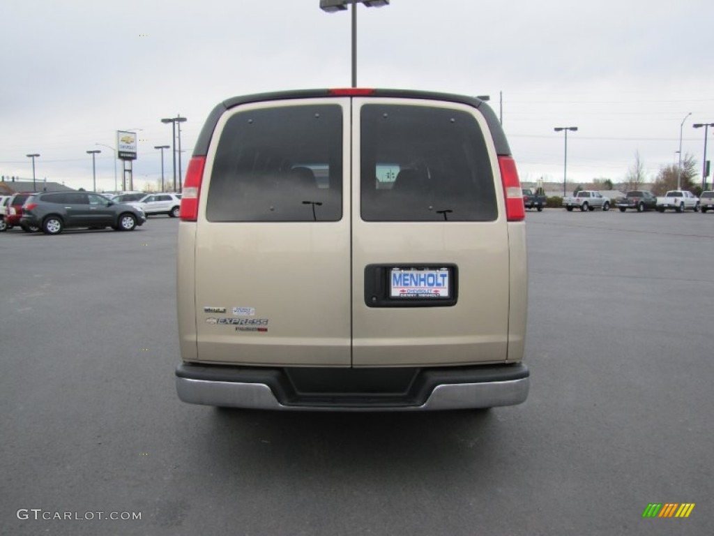 2009 Express LS 1500 AWD Passenger Van - Sandstone Metallic / Neutral photo #6