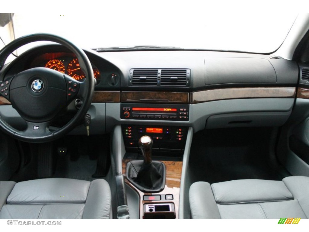2000 BMW 5 Series 540i Sedan Gray Dashboard Photo #73591651