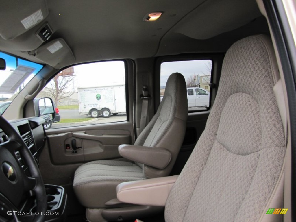 2009 Express LS 1500 AWD Passenger Van - Sandstone Metallic / Neutral photo #13