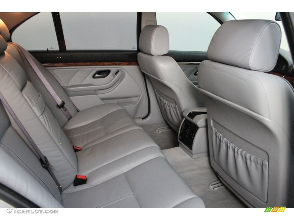 2000 BMW 5 Series 540i Sedan Rear Seat Photo #73591855