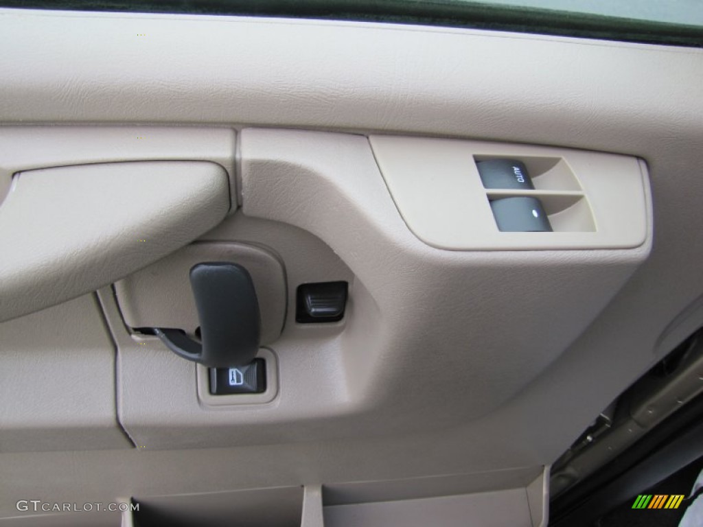 2009 Express LS 1500 AWD Passenger Van - Sandstone Metallic / Neutral photo #14