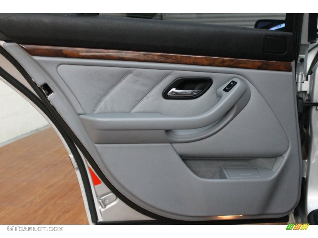 2000 BMW 5 Series 540i Sedan Gray Door Panel Photo #73591923