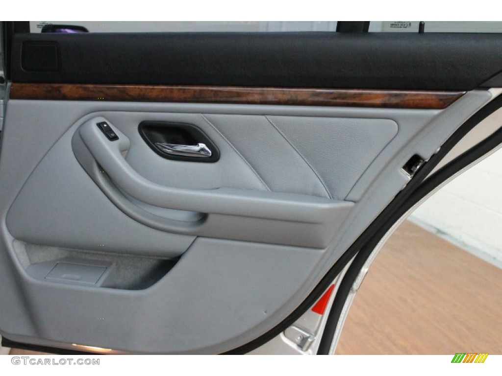 2000 BMW 5 Series 540i Sedan Gray Door Panel Photo #73591945