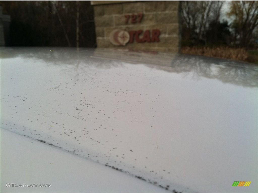 2004 Diamante ES - Vail White / Beige photo #13
