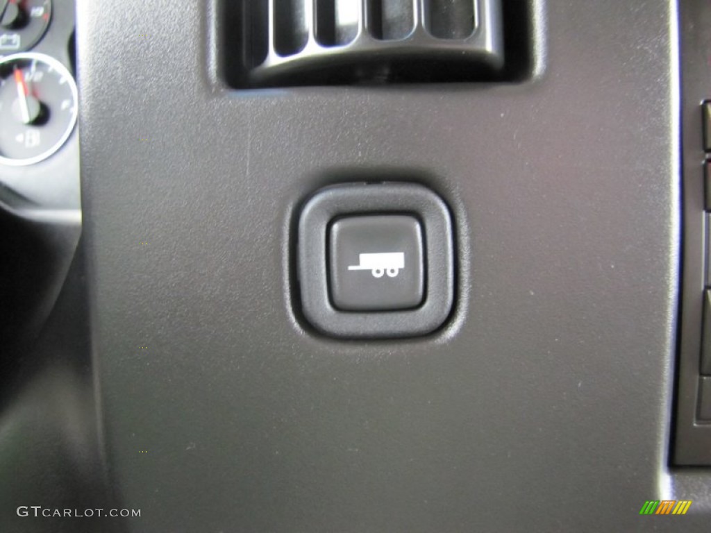 2009 Express LS 1500 AWD Passenger Van - Sandstone Metallic / Neutral photo #20