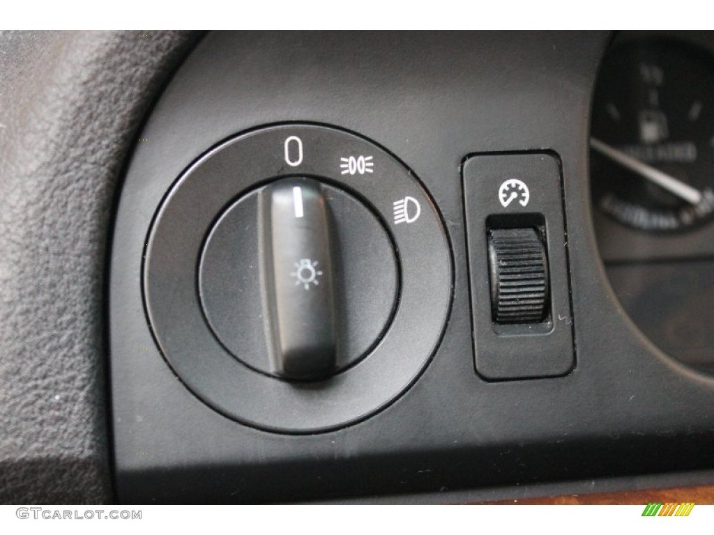 2000 BMW 5 Series 540i Sedan Controls Photos