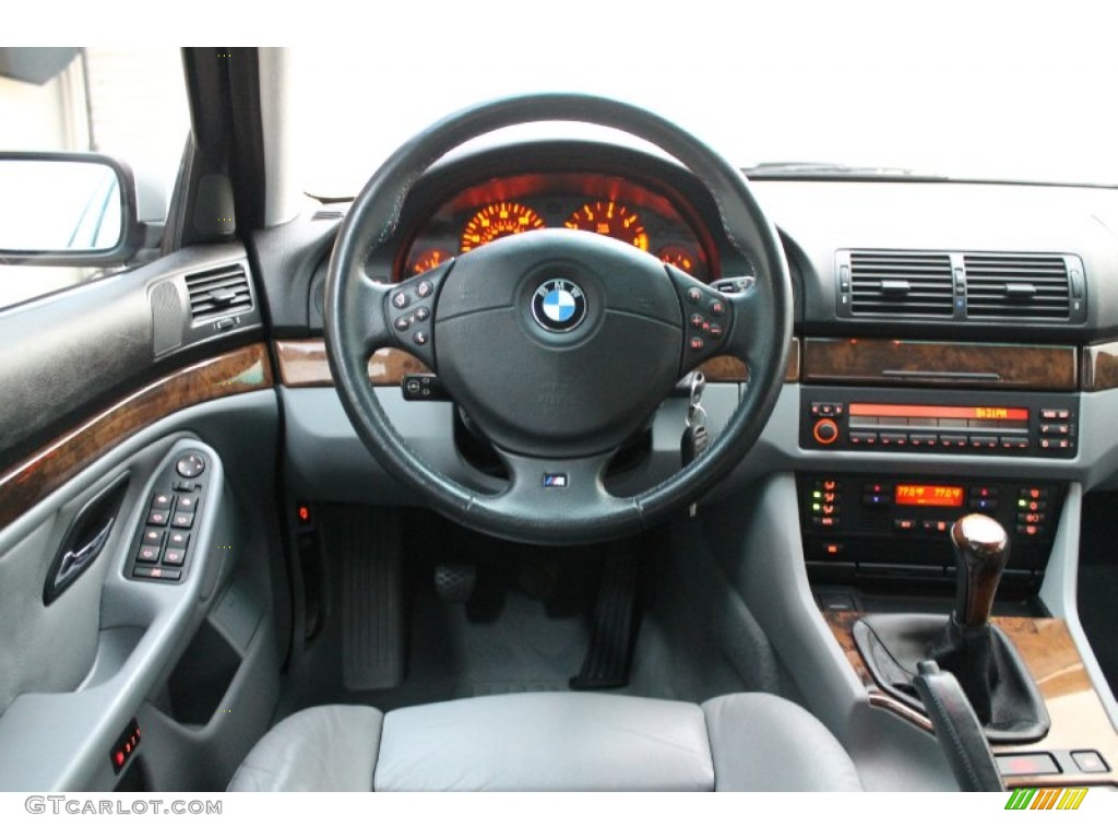2000 BMW 5 Series 540i Sedan Gray Dashboard Photo #73592063