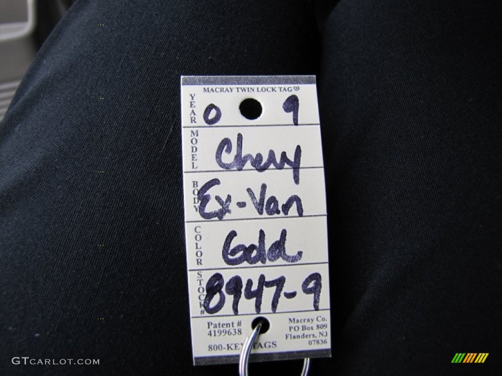 2009 Express LS 1500 AWD Passenger Van - Sandstone Metallic / Neutral photo #26