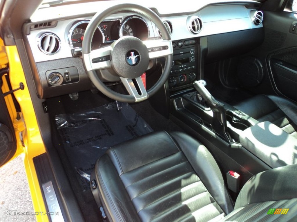 Dark Charcoal Interior 2009 Ford Mustang GT Premium Coupe Photo #73594327