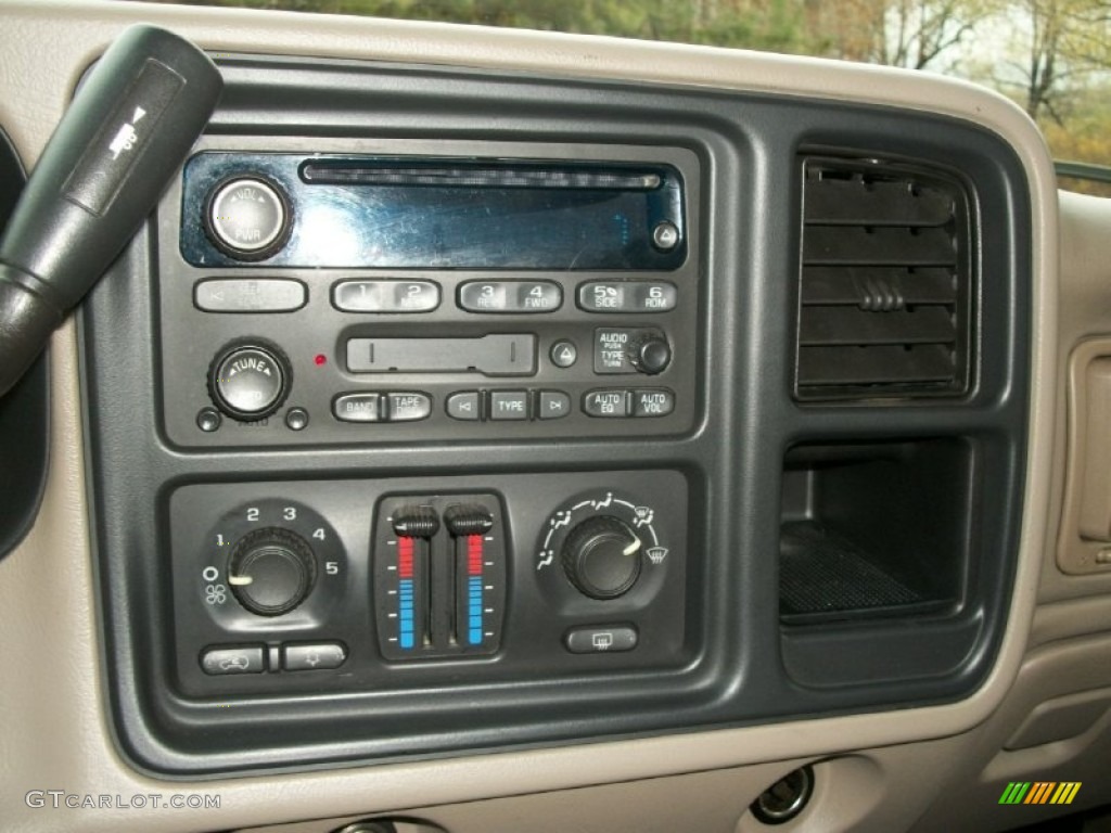 2005 Chevrolet Silverado 1500 LS Extended Cab Controls Photo #73594911