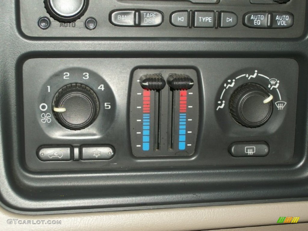 2005 Chevrolet Silverado 1500 LS Extended Cab Controls Photo #73594967
