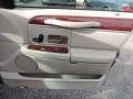 Light Tundra Metallic - Town Car Sedan Photo No. 12