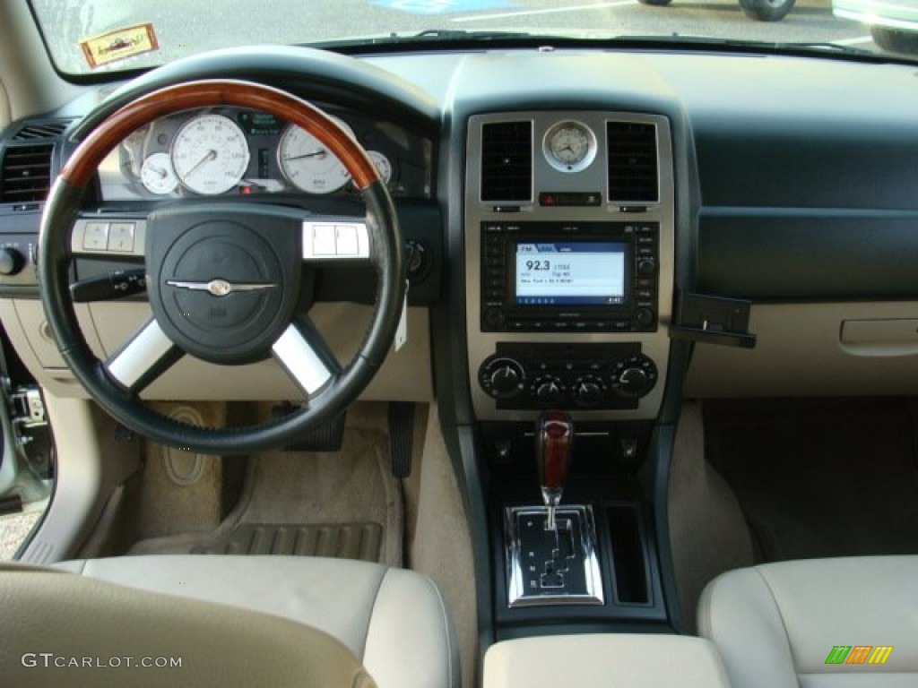 2006 Chrysler 300 Touring AWD Dark Slate Gray/Light Graystone Dashboard Photo #73599593