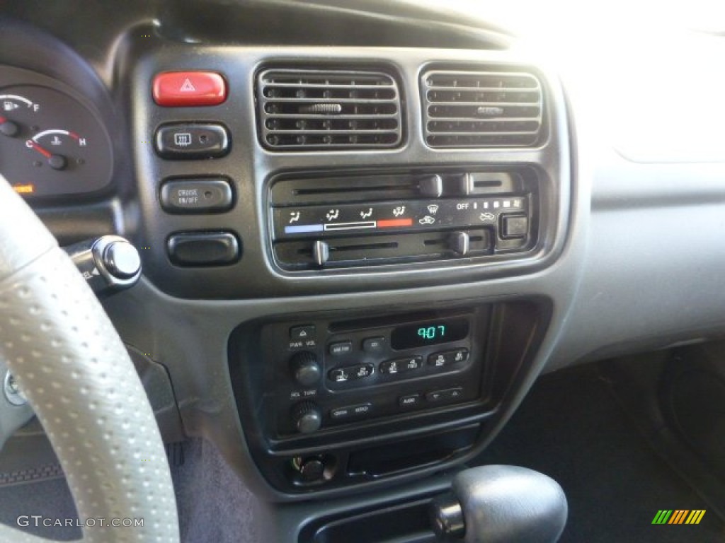 2003 Chevrolet Tracker ZR2 4WD Hard Top Controls Photo #73600334