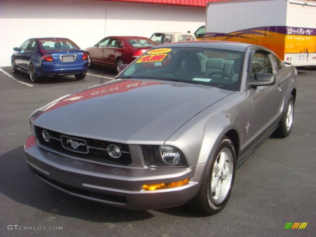 2007 Mustang V6 Deluxe Coupe - Tungsten Grey Metallic / Light Graphite photo #1